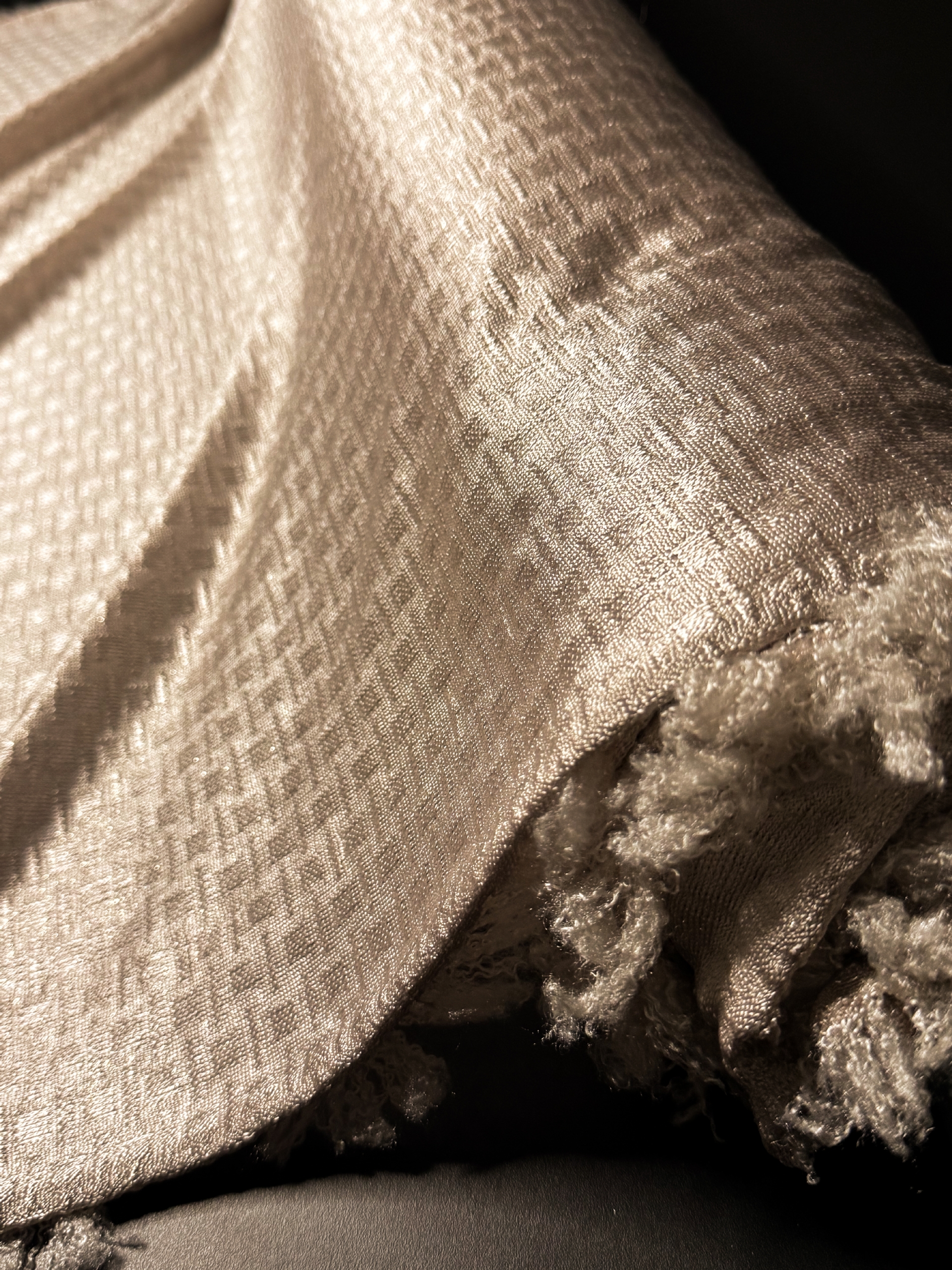 FANTAZY FOIL SUPREME THIN KNIT GEOMETRIC LEISURELY