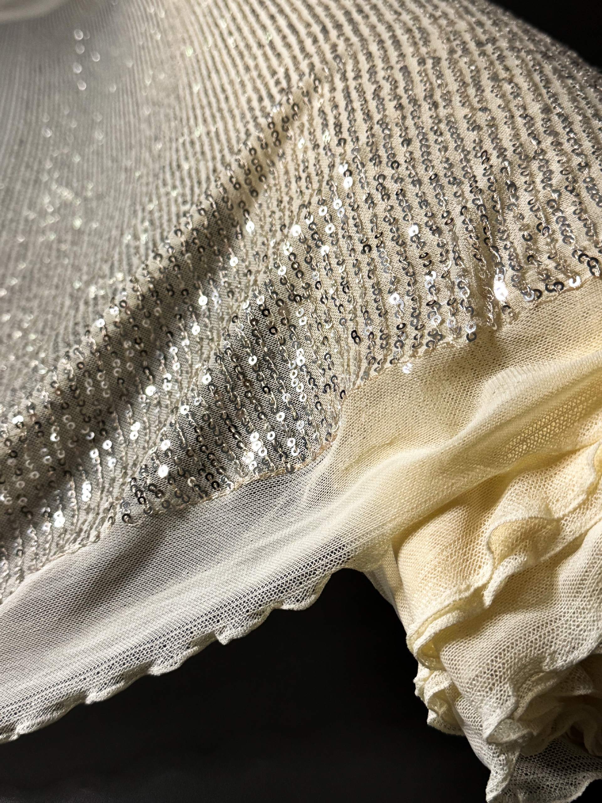 FANTAZY SEQUIN TULLE STRIPE MAIN CHARACTER