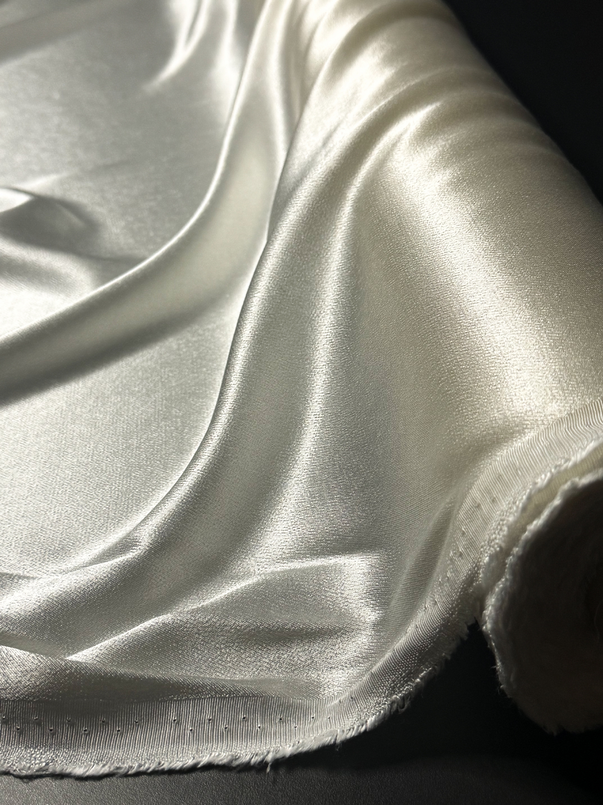 WOVEN CREP SATEN PLAIN